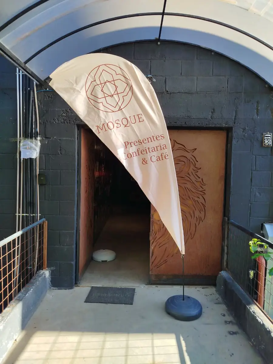 Windbanner Ilha Flag instalado em cliente, foto 6